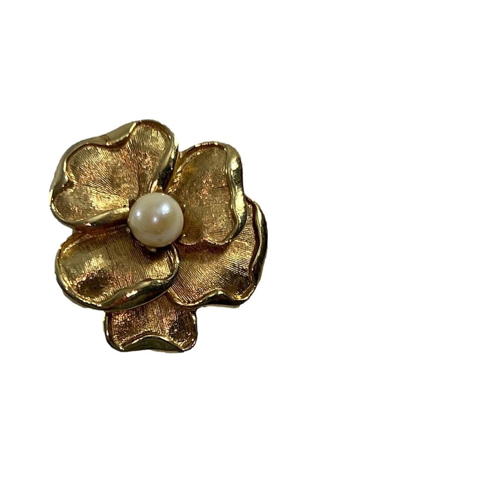 Vintage Coro Textured Gold Tone Brooch Pin Flower Faux Pearl Signed 1" Across